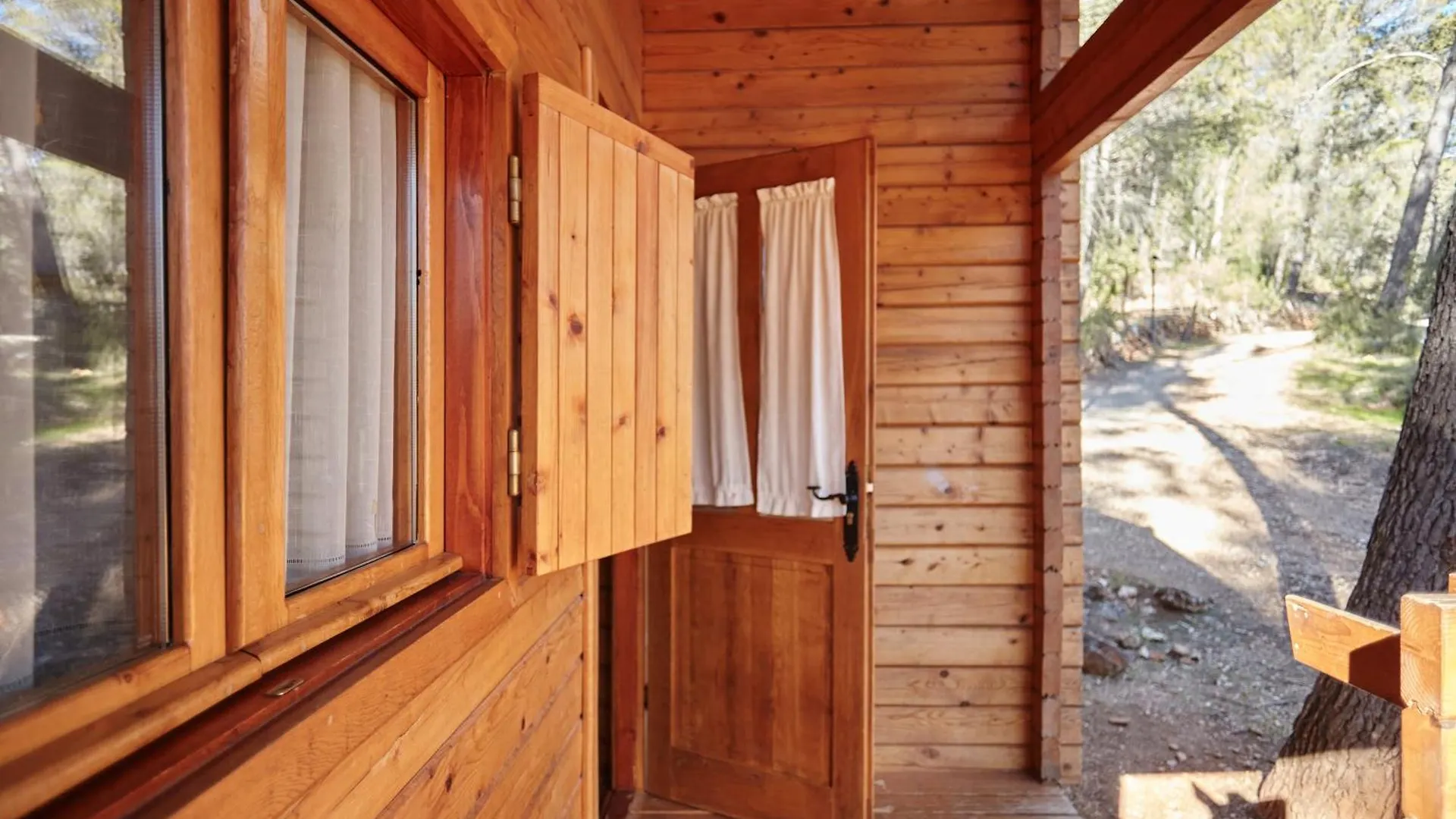 Campsite Camping Montillana Con Bungalows Hornos Spain