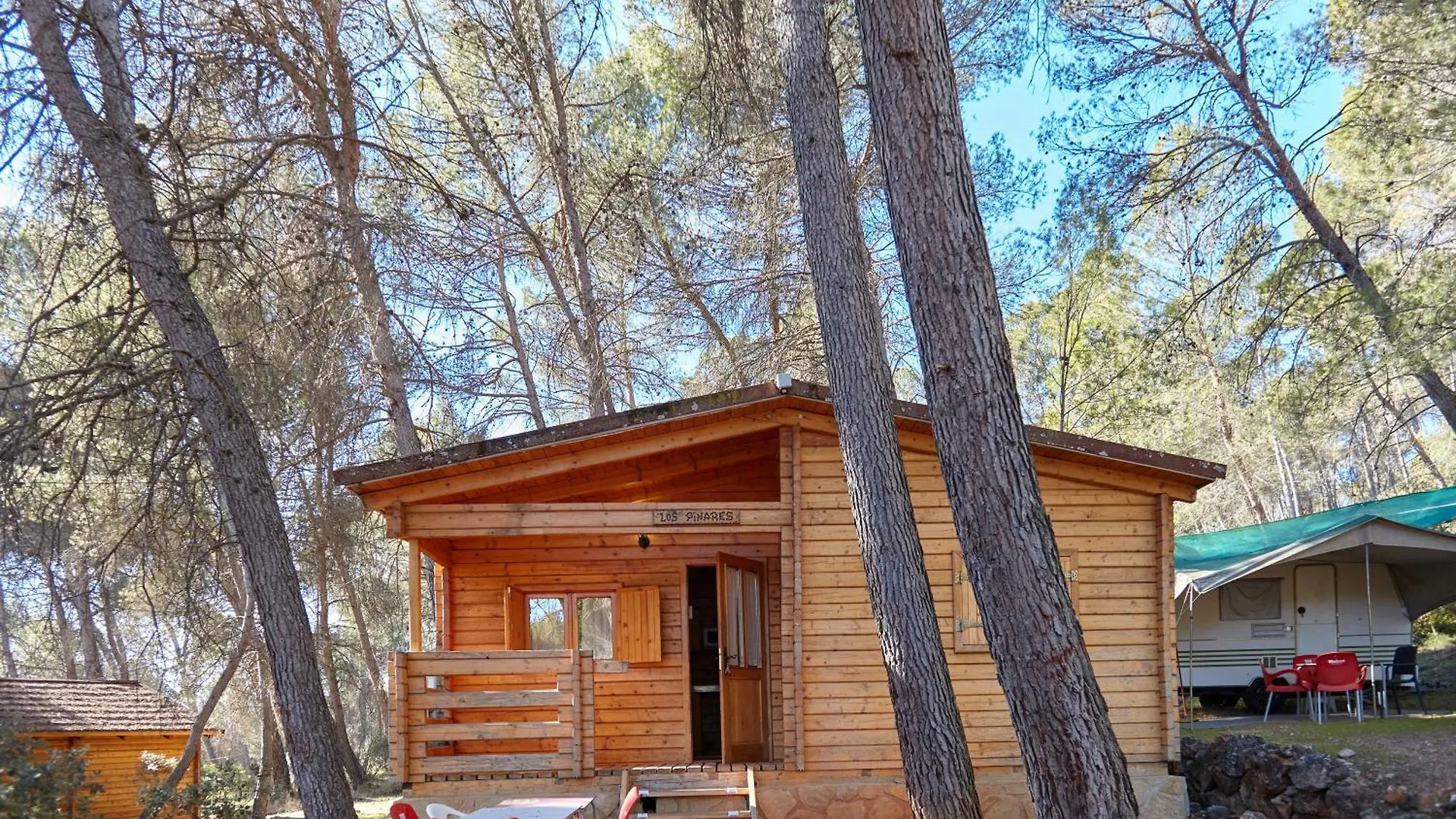 Campsite Camping Montillana Con Bungalows Hornos