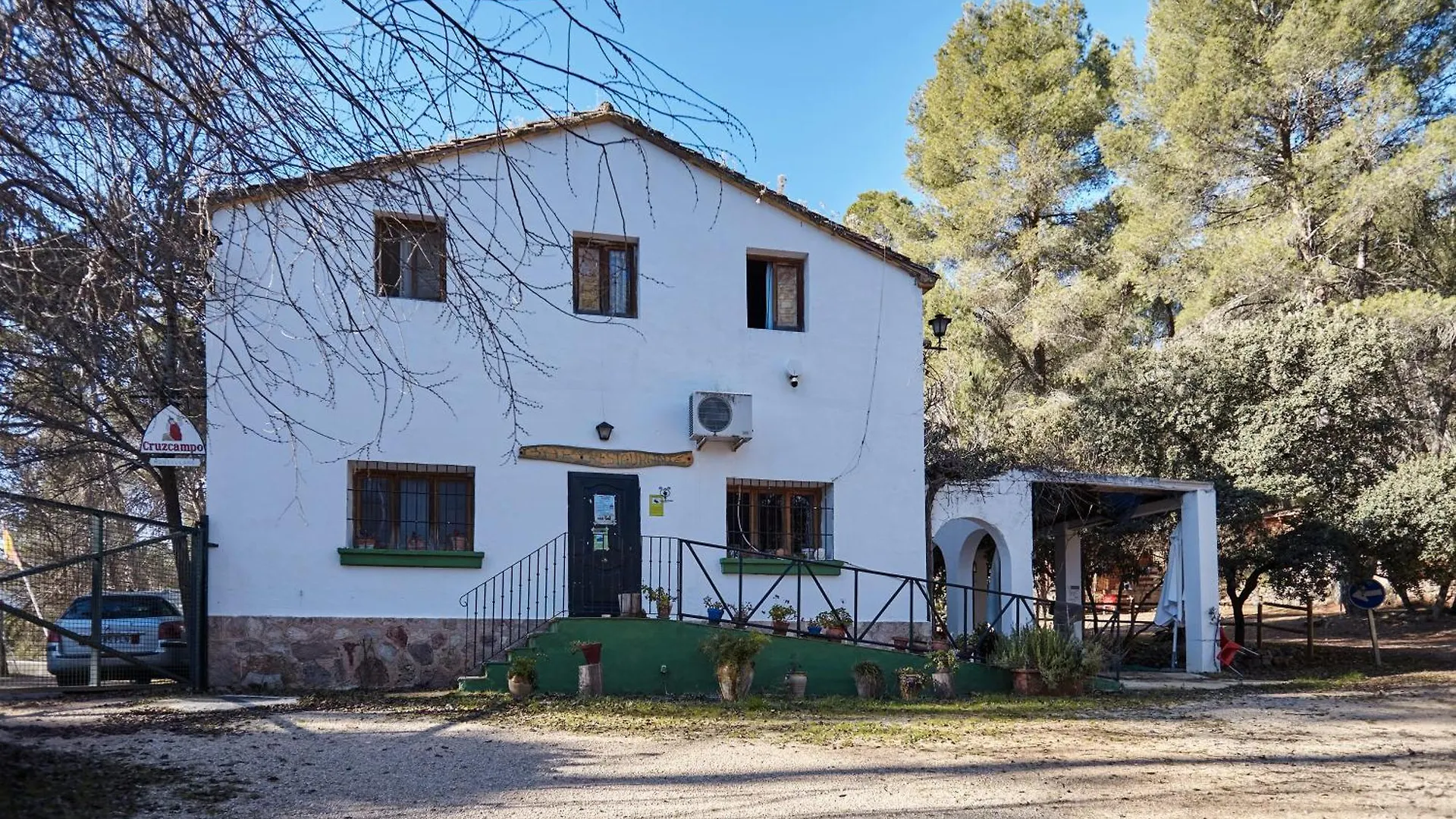 Camping Montillana Con Bungalows Hornos Campsite