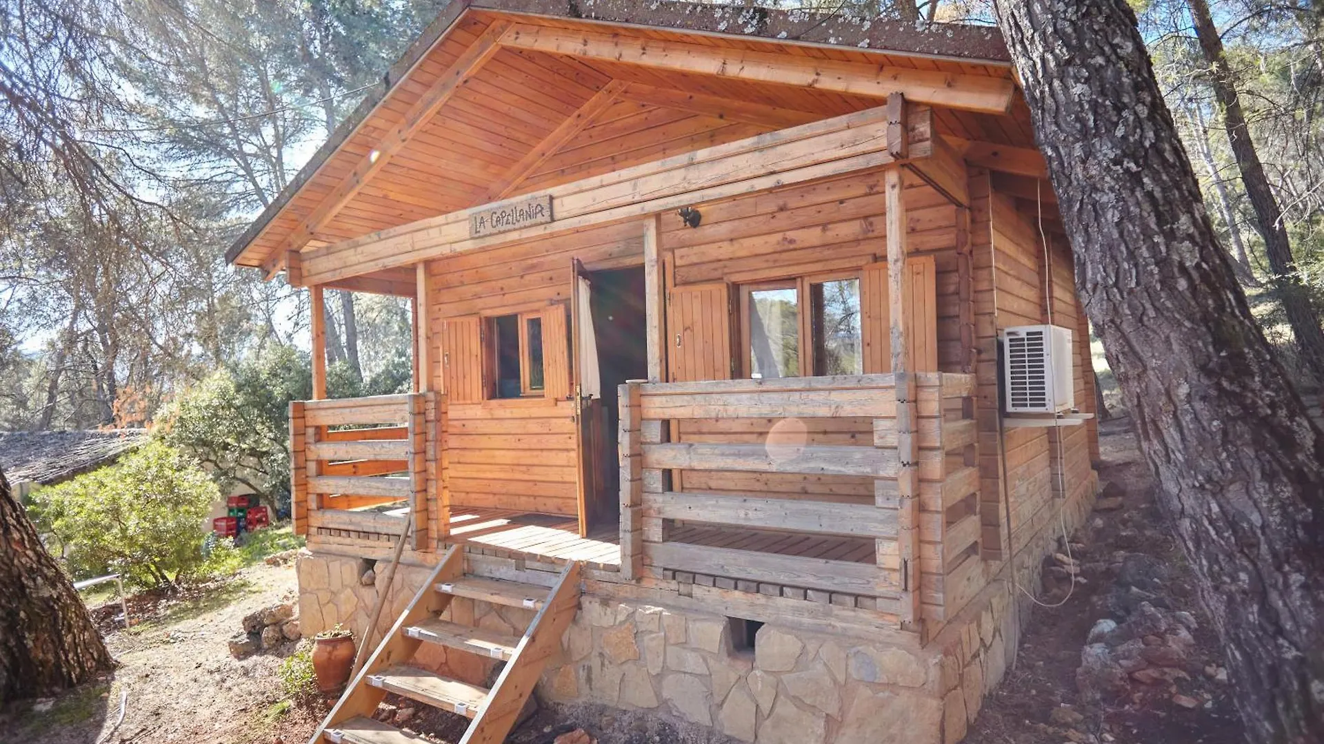 Camping Montillana Con Bungalows Hornos Campsite